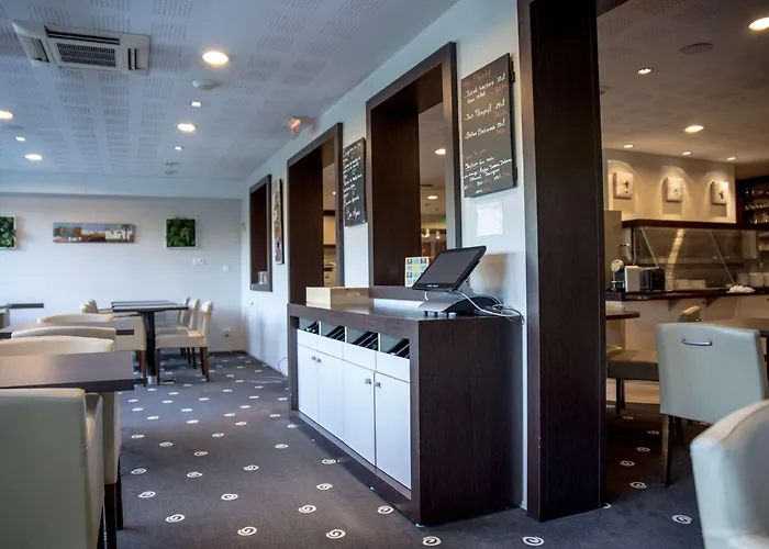 Kyriad Rennes Nord Hotel