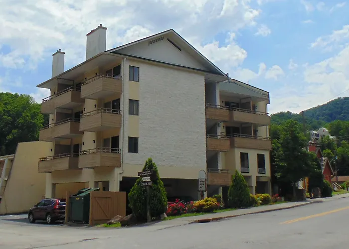 Econo Lodge Inn & Suites Gatlinburg At The Convention Center