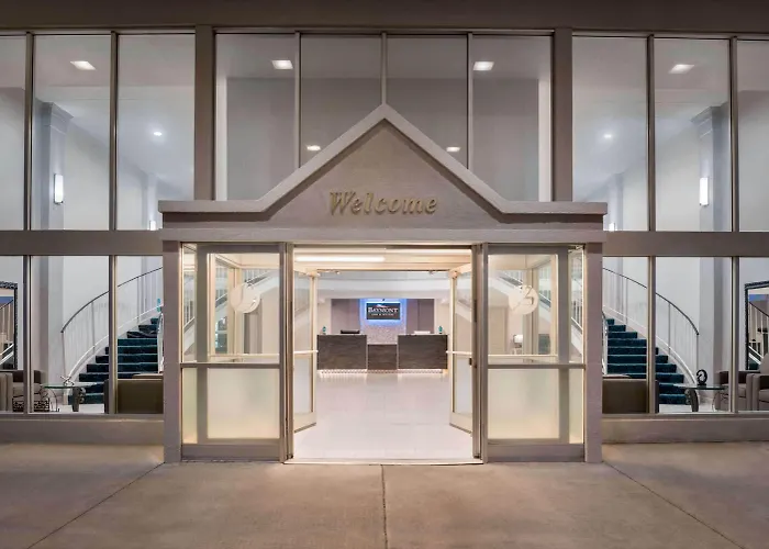 Baymont By Wyndham Des Moines North Hotel