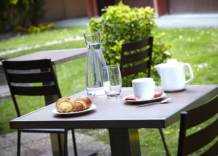 Brit Hôtel Dinan - Taden
