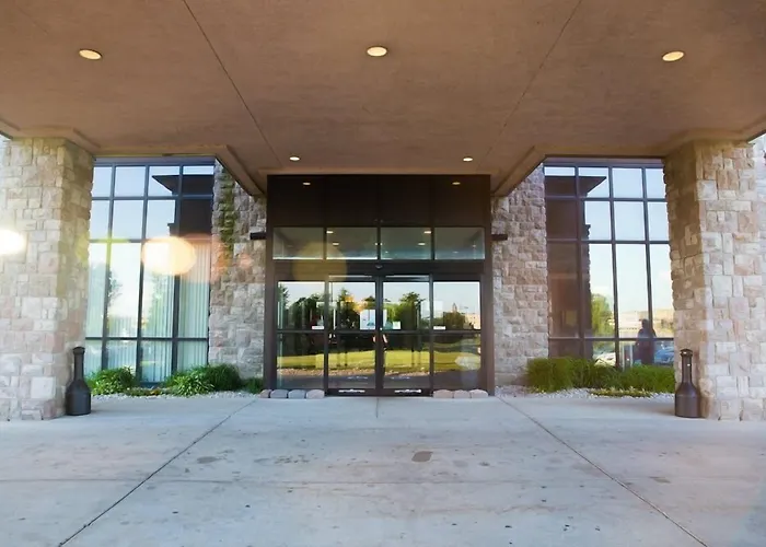 Shoreline Inn & Conference Center, An Ascend Collection Hotel