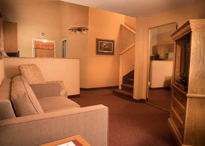 Norfolk Lodge & Suites, An Ascend Collection Hotel