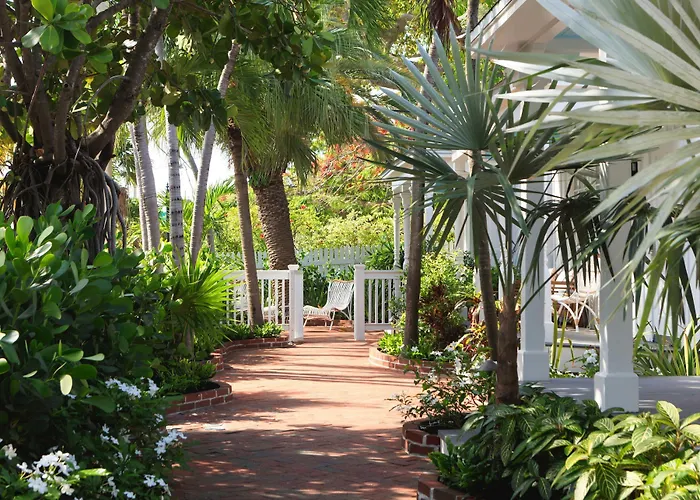 Lighthouse Hotel - Key West Historic Inns
