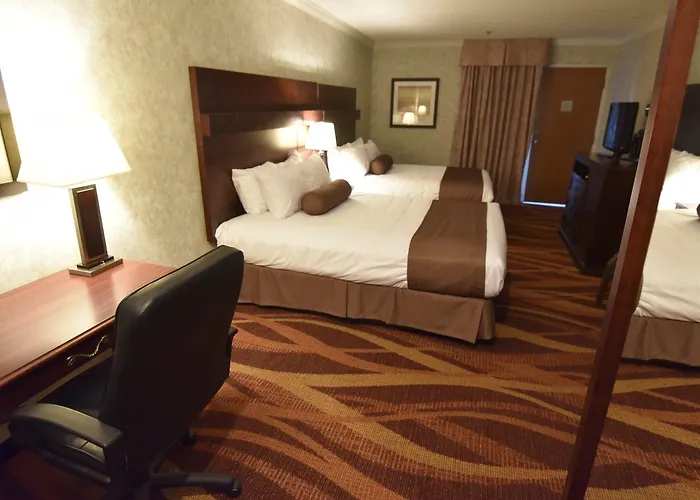 Tropical Inn - North Battleford