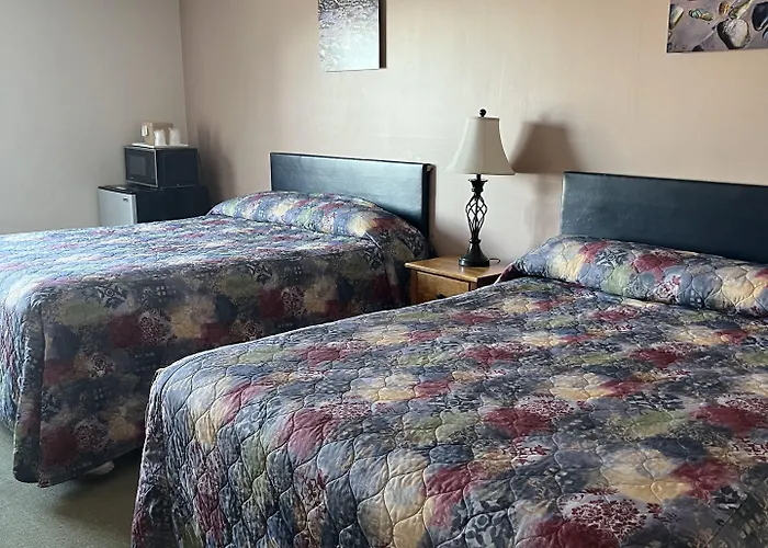 Eagles Lodge Motel
