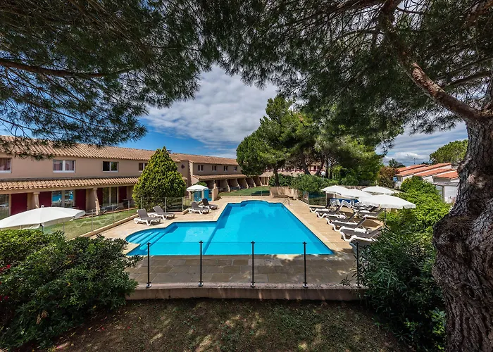 Artemia Aigues-Mortes - Hotel Avec Piscine - Bornes Electriques - Parking Prive - Local Velo-Moto