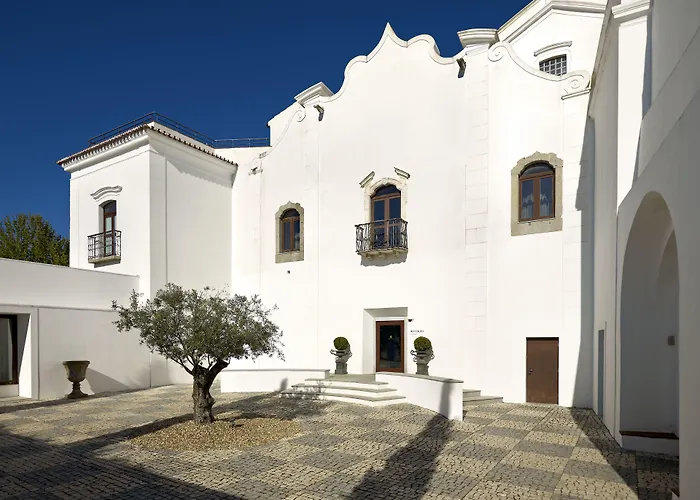 Convento Do Espinheiro, Historic Hotel & Spa
