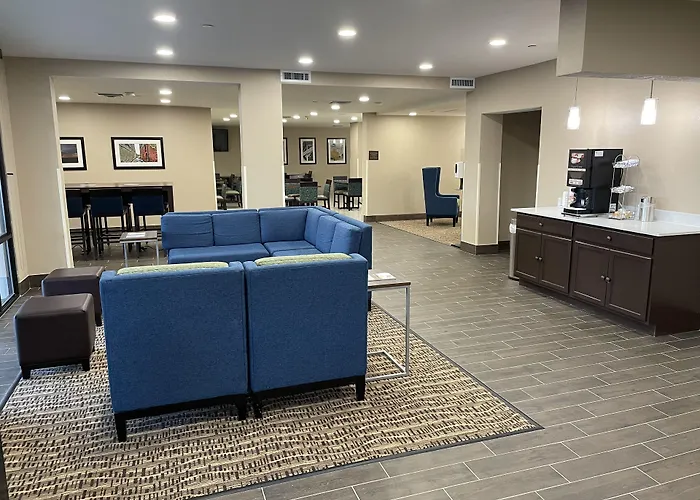 Comfort Inn & Suites Spring Lake - Fayetteville Near Fort Bragg