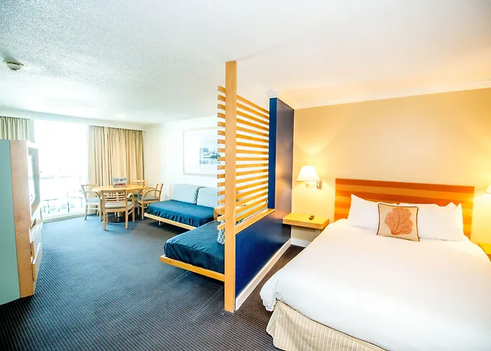 Port Royal Oceanfront Hotel