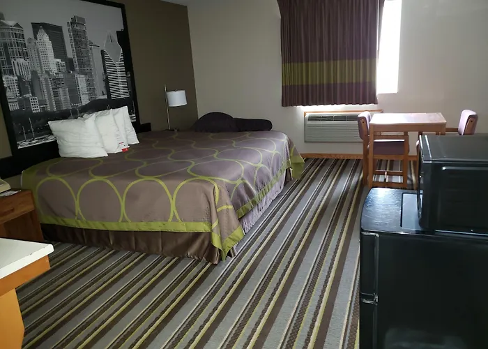 Super 8 By Wyndham Watseka