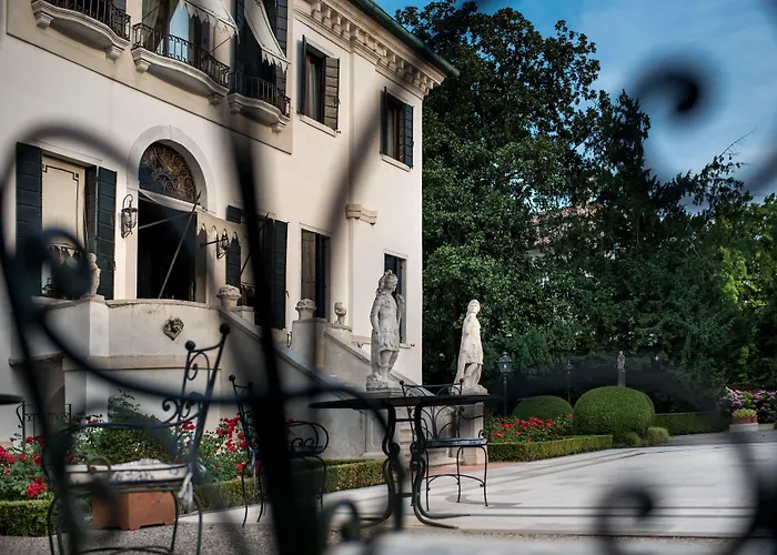 Villa Franceschi Hotel & Resort
