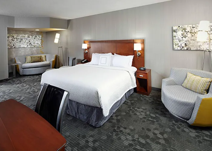 Courtyard By Marriott Akron Stow