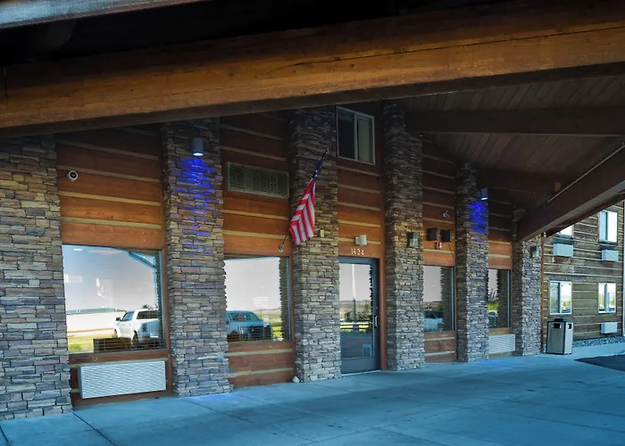 Pinedale Hotel & Suites