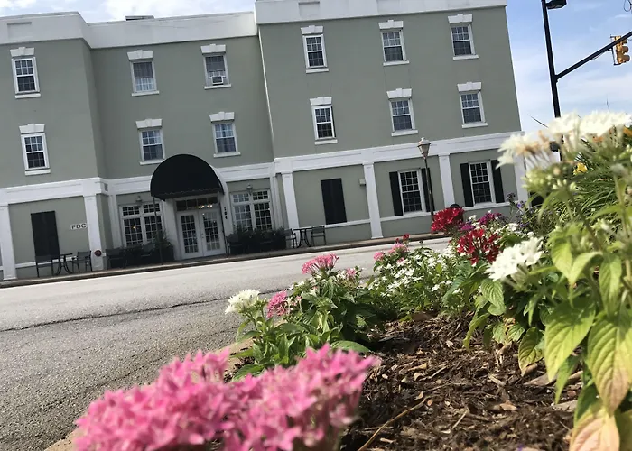 Inn On The Square, An Ascend Collection Hotel Greenwood