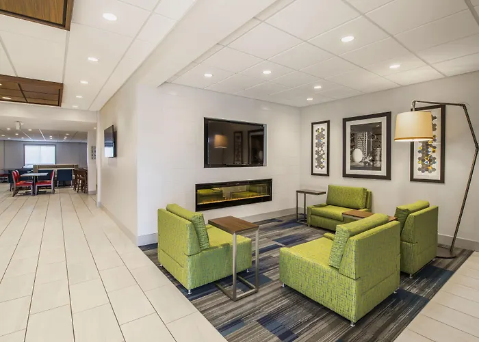 Holiday Inn Express Airdrie By Ihg