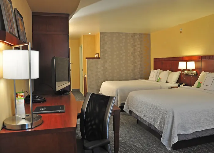 Courtyard By Marriott Kingston