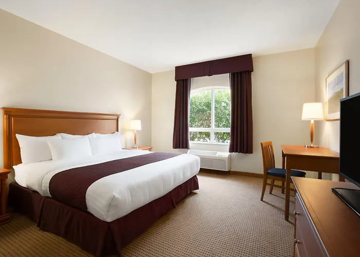 Days Inn & Suites By Wyndham Collingwood