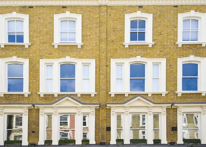 London Court Hotel