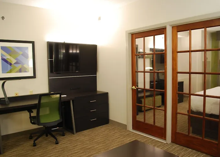 Holiday Inn Express Hotel & Suites Kingsport-Meadowview I-26 By Ihg