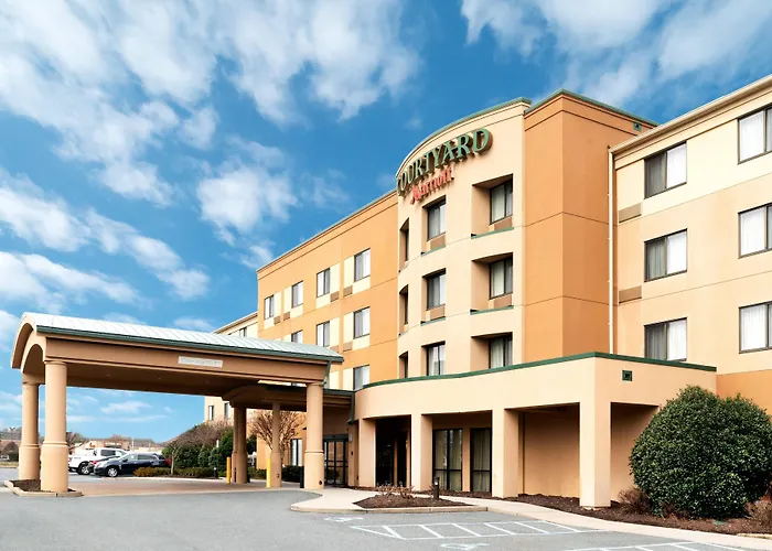 Courtyard By Marriott Salisbury