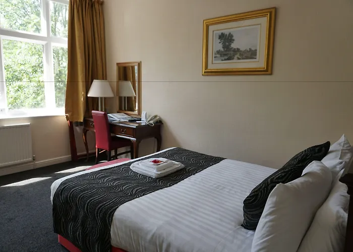 Broadfield Park Hotel