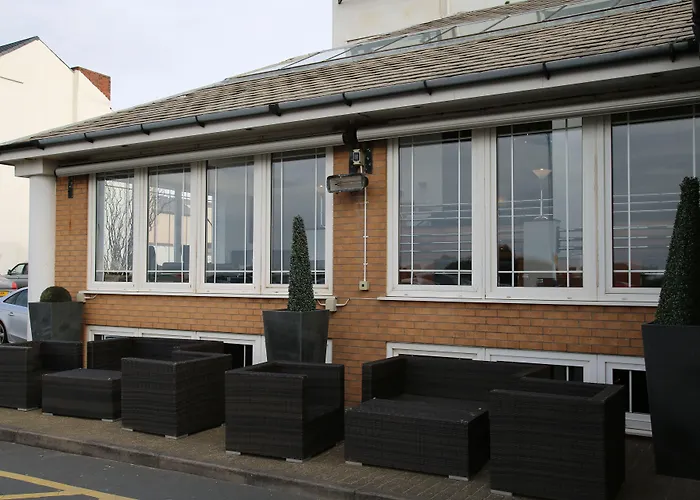 Inn On The Prom At The Fernlea Hotel