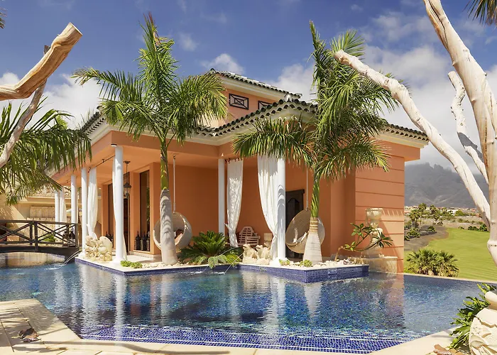 Royal Garden Villas, Luxury Hotel