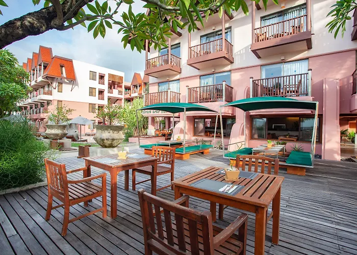 Seaview Patong Hotel