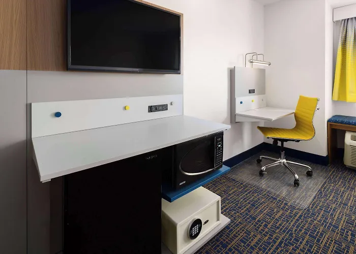 Microtel Inn And Suites Dover