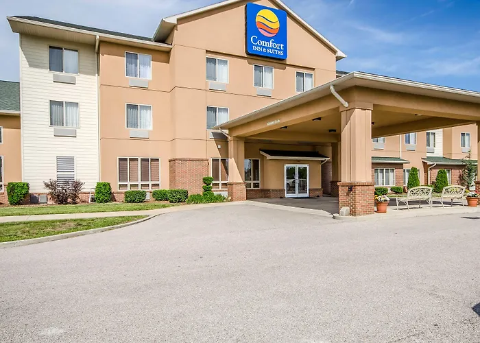 Quality Inn & Suites Near Owensboro & Holiday World Gold Award Winner
