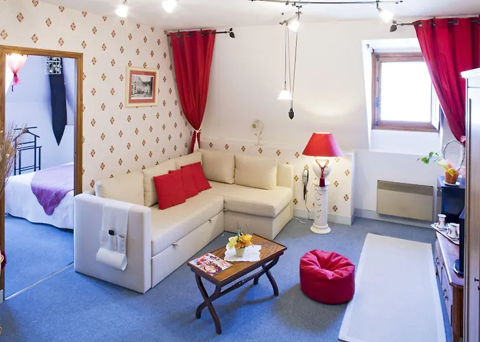 Logis Hotel Le Puits Dore