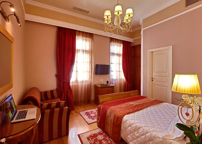 Aetoma Hotel