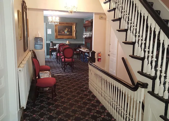 Cleveland House Inn Newport