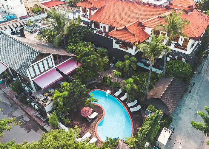 The Hotel By The Red Canal