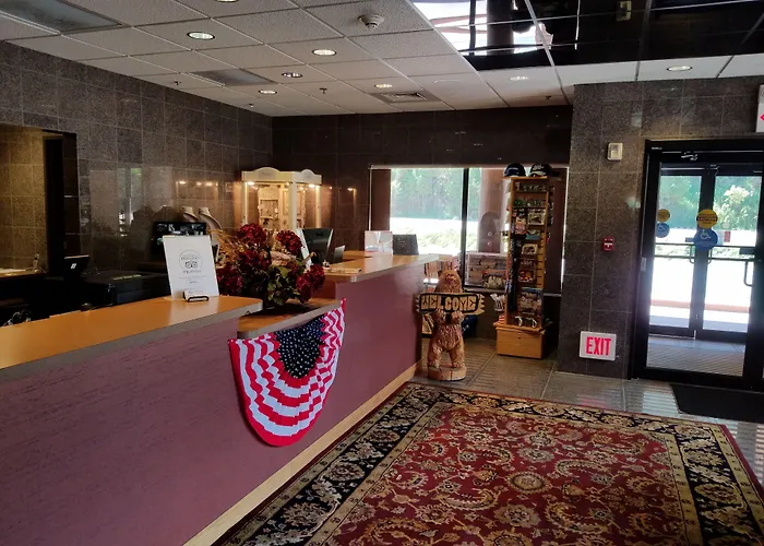 Rushmore Express & Suites