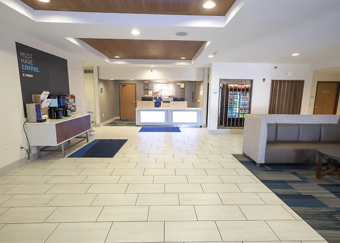Holiday Inn Express & Suites Iron Mountain By Ihg
