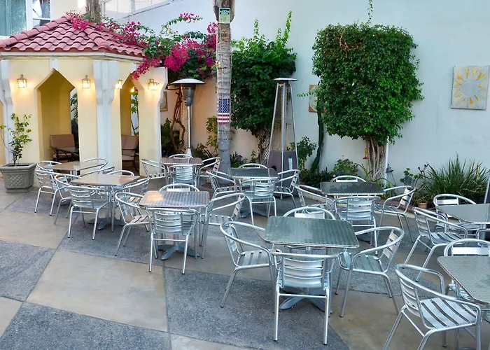 El Primero Hotel