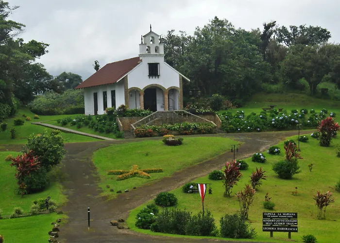 Villa Blanca Cloud Forest Hotel & Retreat