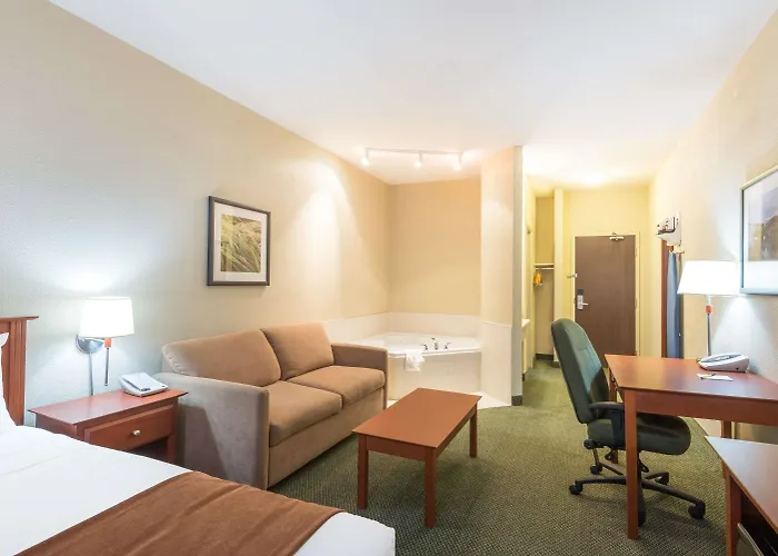 Super 8 By Wyndham Windsor Ns