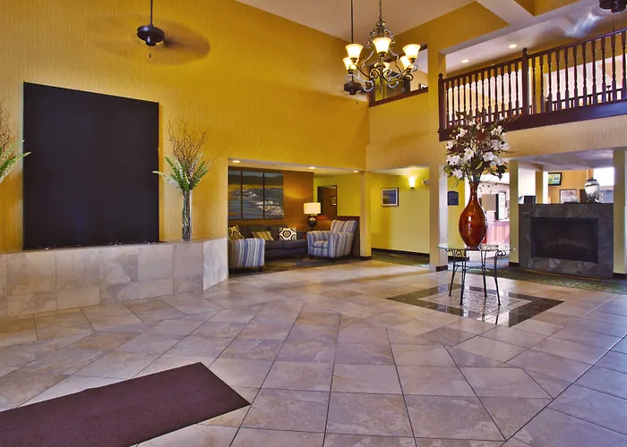 Holiday Inn Express & Suites Petoskey By Ihg