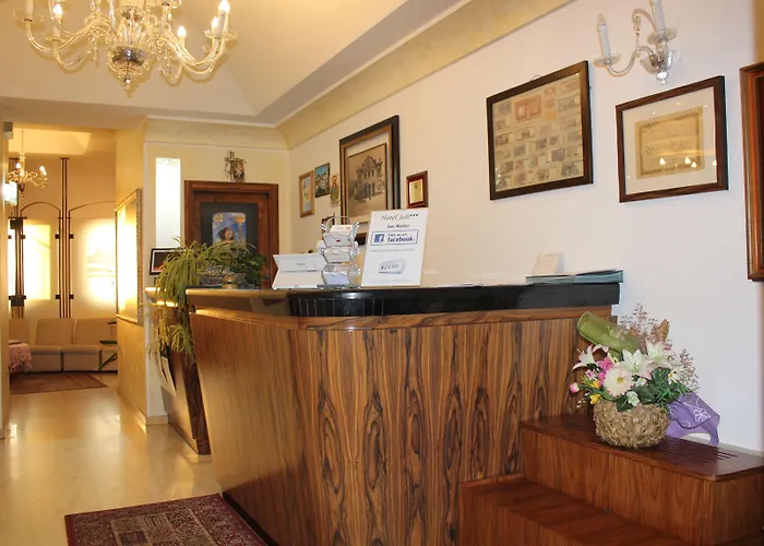 Hotel Joli