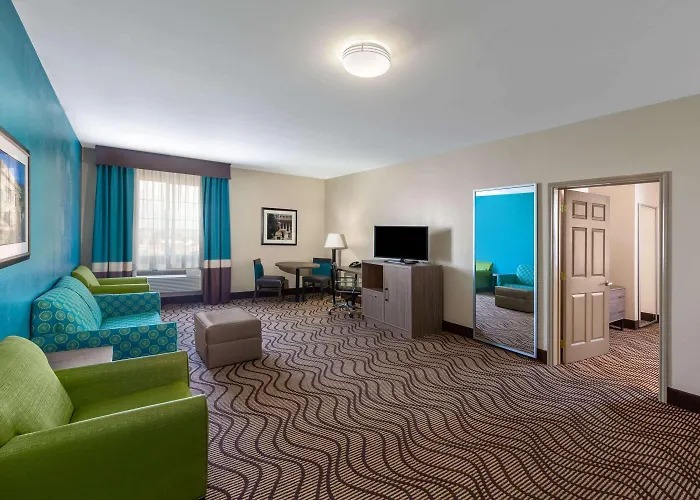 La Quinta By Wyndham Midland North