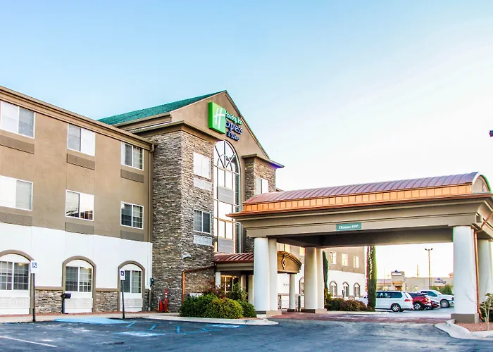 Holiday Inn Express Hotel & Suites Carlsbad By Ihg