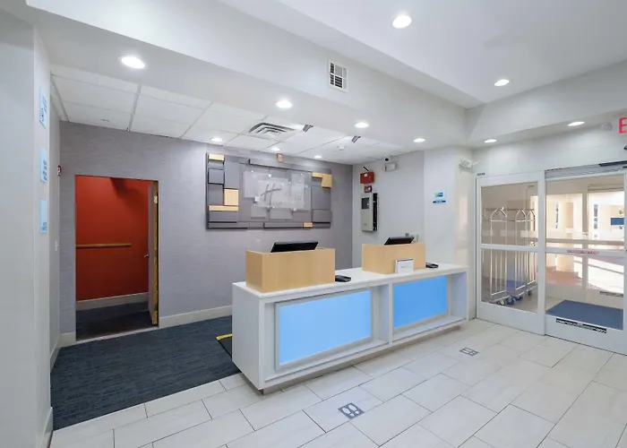 Holiday Inn Express Hotel & Suites Carlsbad By Ihg