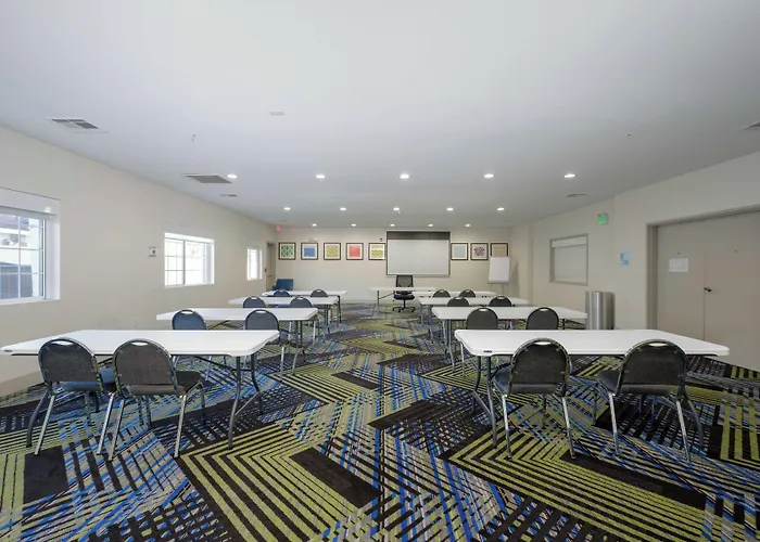Holiday Inn Express Hotel & Suites Carlsbad By Ihg