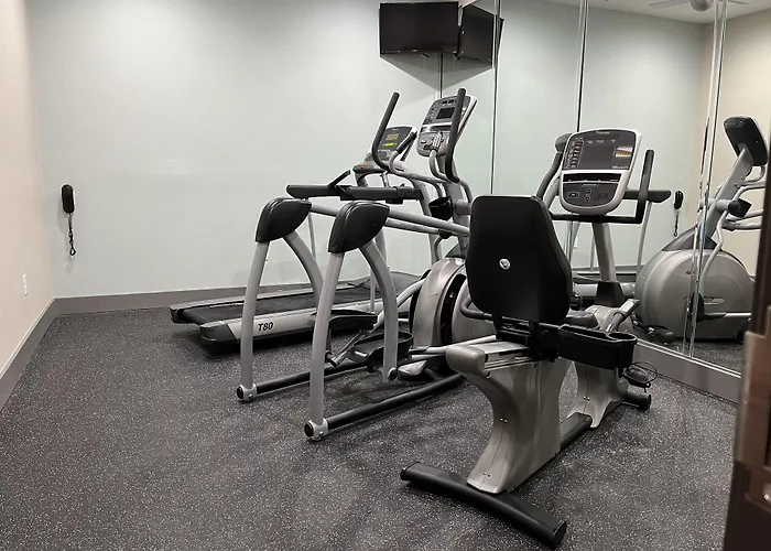 Best Western Cleveland Inn & Suites