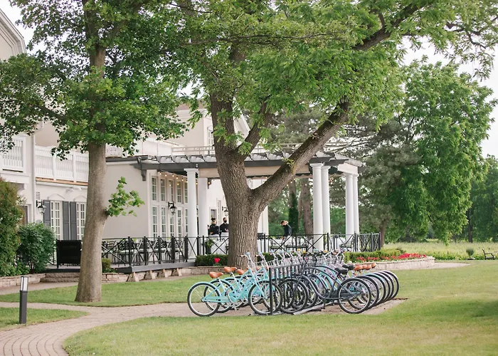 Riverbend Inn & Vineyard