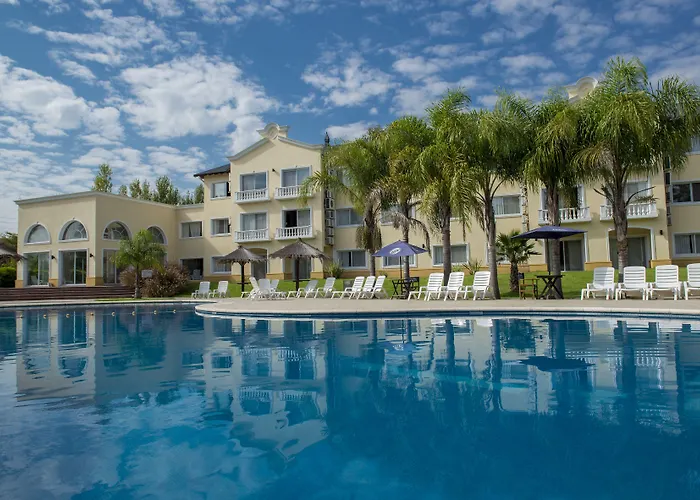 Howard Johnson Pilar Resort Spa & Convention Center