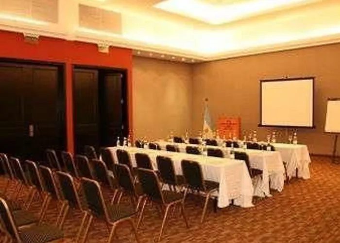 Howard Johnson Pilar Resort Spa & Convention Center