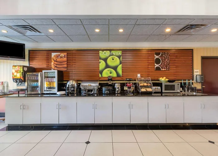 La Quinta By Wyndham Dodge City
